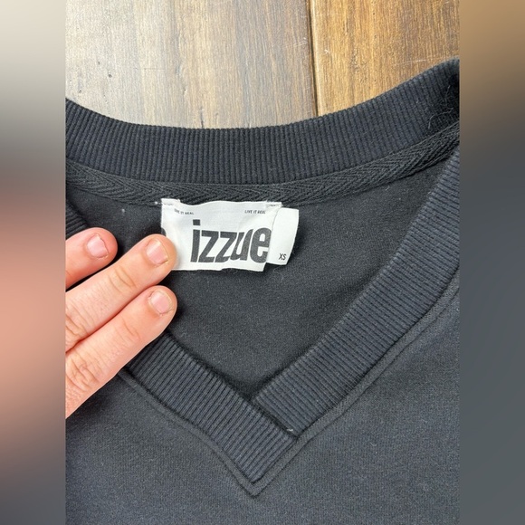 Women’s Izzue size XS Black V Neck crew Cropped Sweatshirt RSVD graphic grunge - Picture 4 of 12